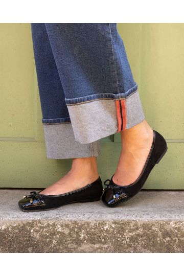 CAPRICORN Black Soft Sqaure Toe Cap Bow Ballerina