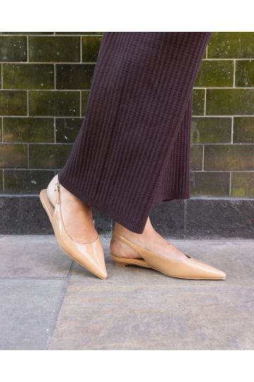 CLOVER Camel Point Toe Low Heel Slingback