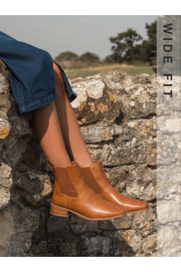 Wide Fit Daishiro Tan Flat Ankle Chelsea Boot