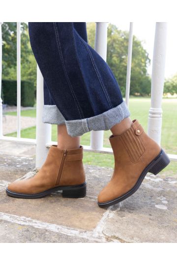 Wide Fit Darlina Tan Flat Chelsea Ankle Boot