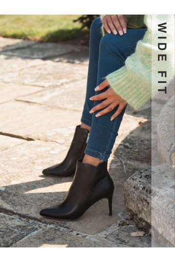 Wide Fit Delmont Black Point Mid Heel Stiletto Ankle Boot