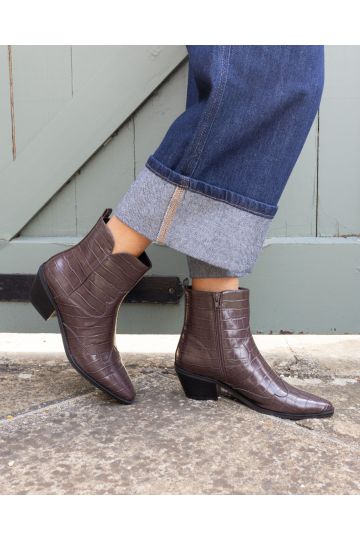 DIABLO Choc Low Heel Western Boot