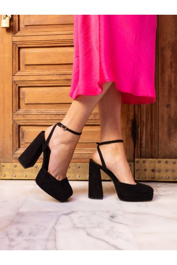 WIDE FIT ILIKA Black Close Toe Platform Court