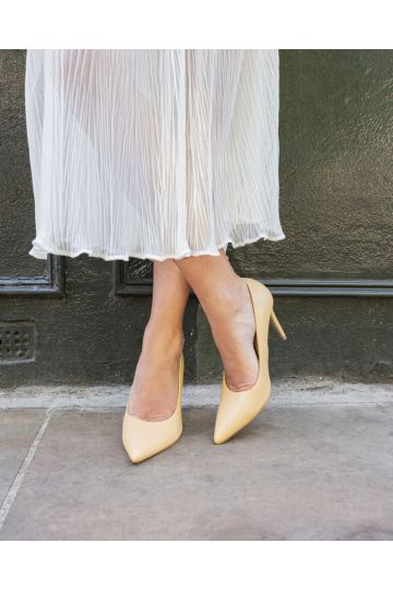 IMMACULATE Natural Point Court Shoe