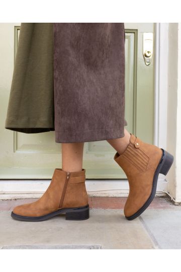 Wide Fit Darlina Tan Flat Chelsea Ankle Boot