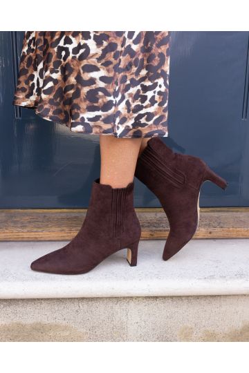 WIDE FIT KARA Brown Low Slim Block Heel Square Point Chelsea