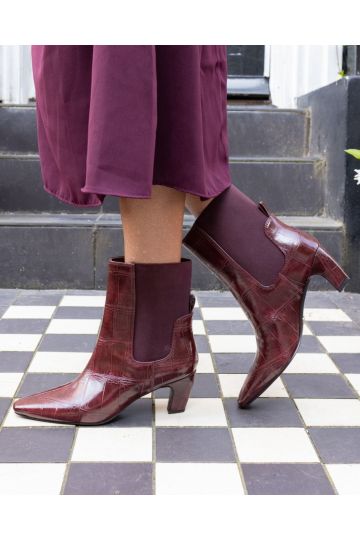 WIDE FIT KENNEDY Burgundy Curved Mid Heel Chelsea Ankle Boot