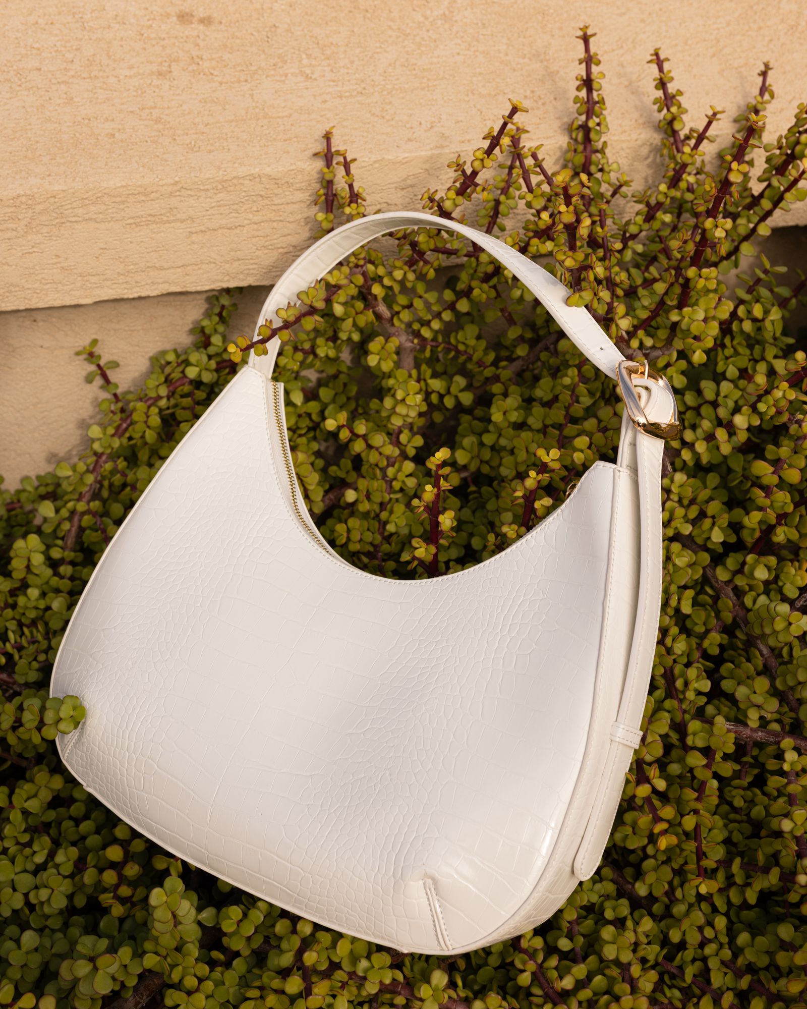 Antigua White Shoulder Bag