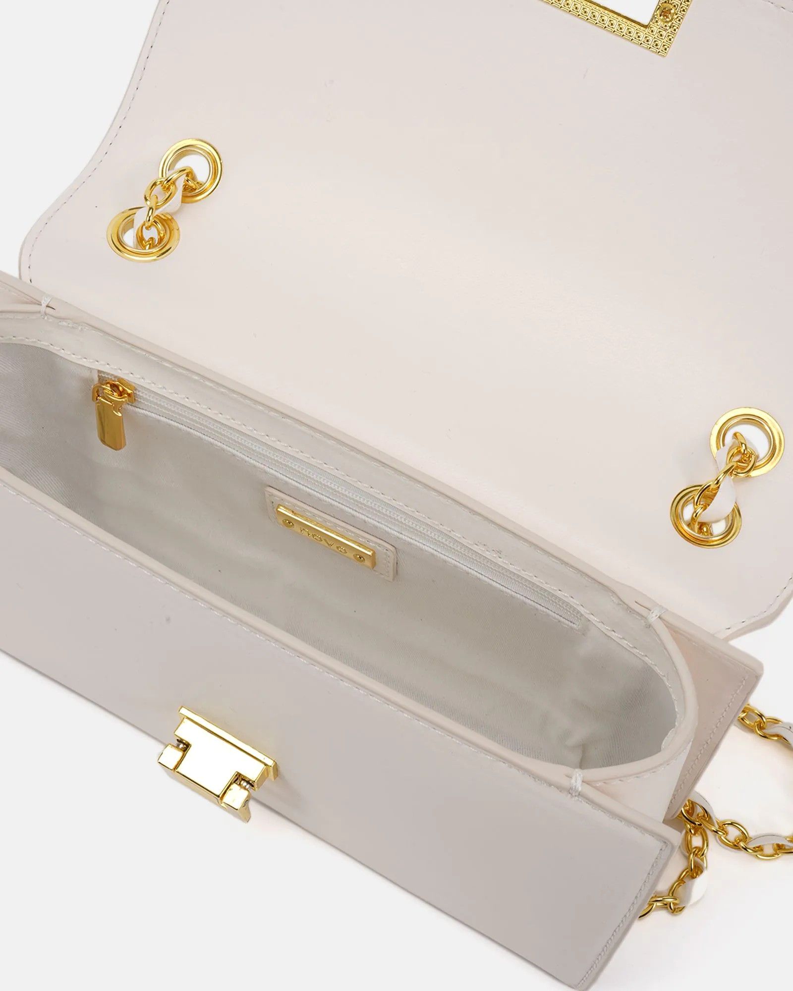 APPREHEND White Chain Flap Medium Shoulder Bag