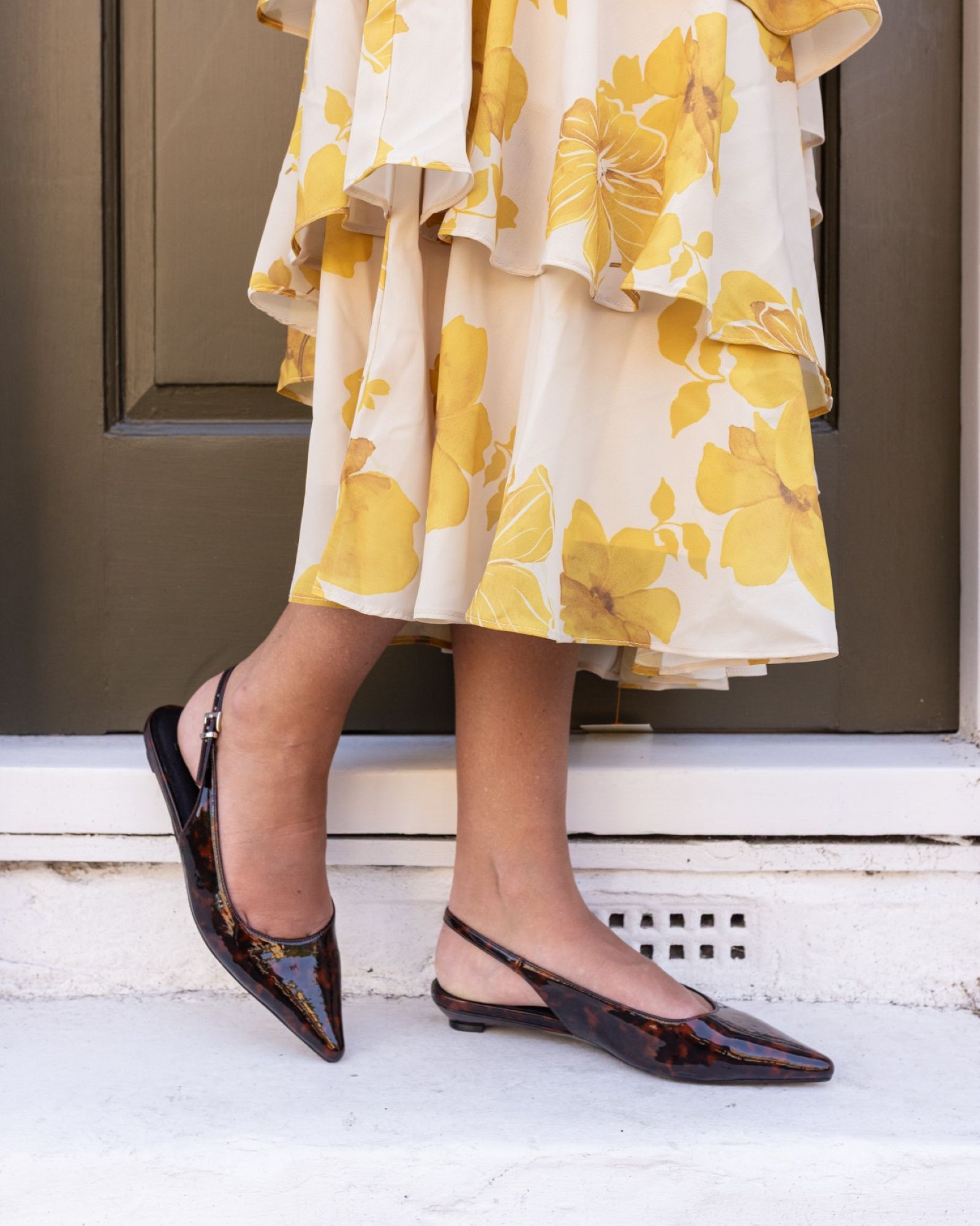 CLOVER Tort Point Toe Low Heel Slingback