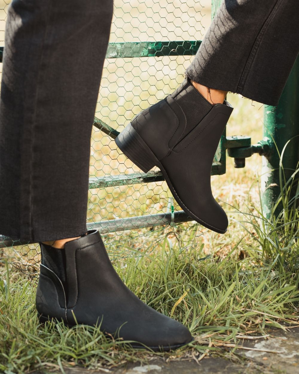 Dacre Black Flat Ankle Chelsea Boot