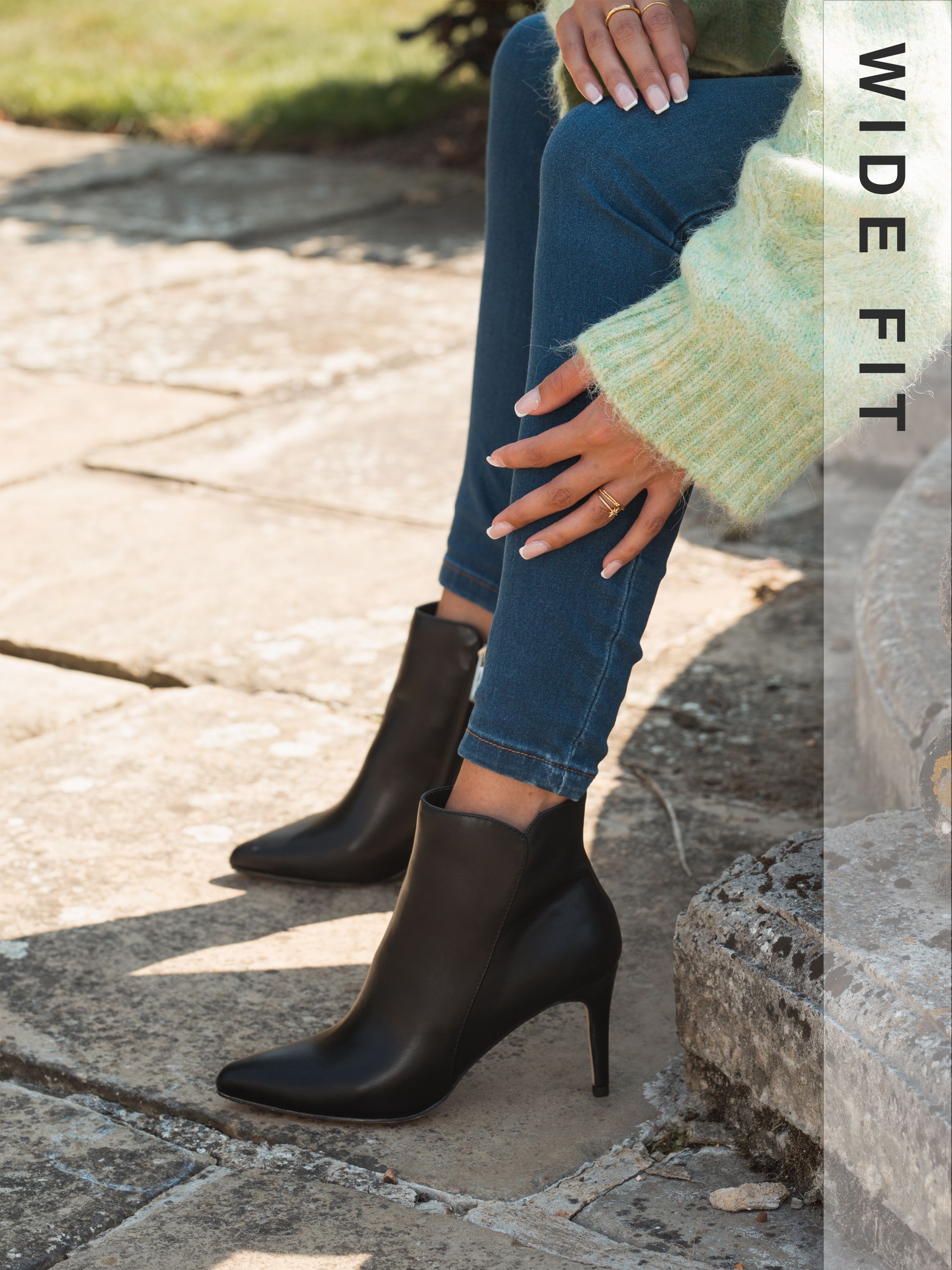 Wide Fit Delmont Black Point Mid Heel Stiletto Ankle Boot