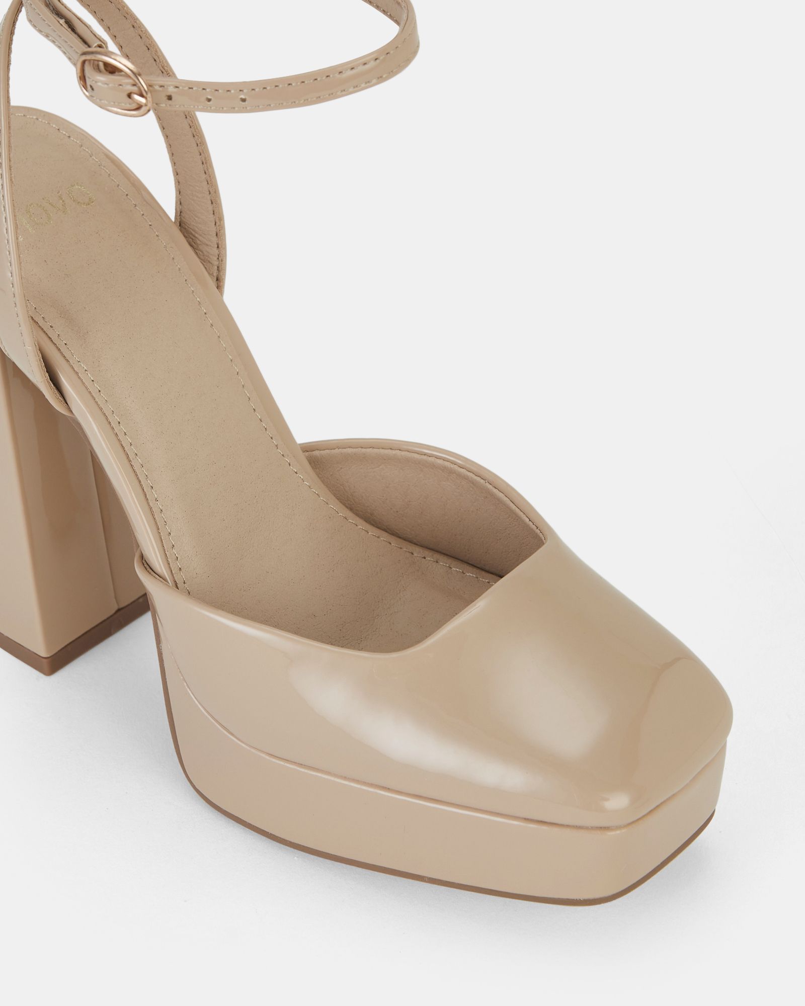 ILIKA Nude Close Toe Platform Court