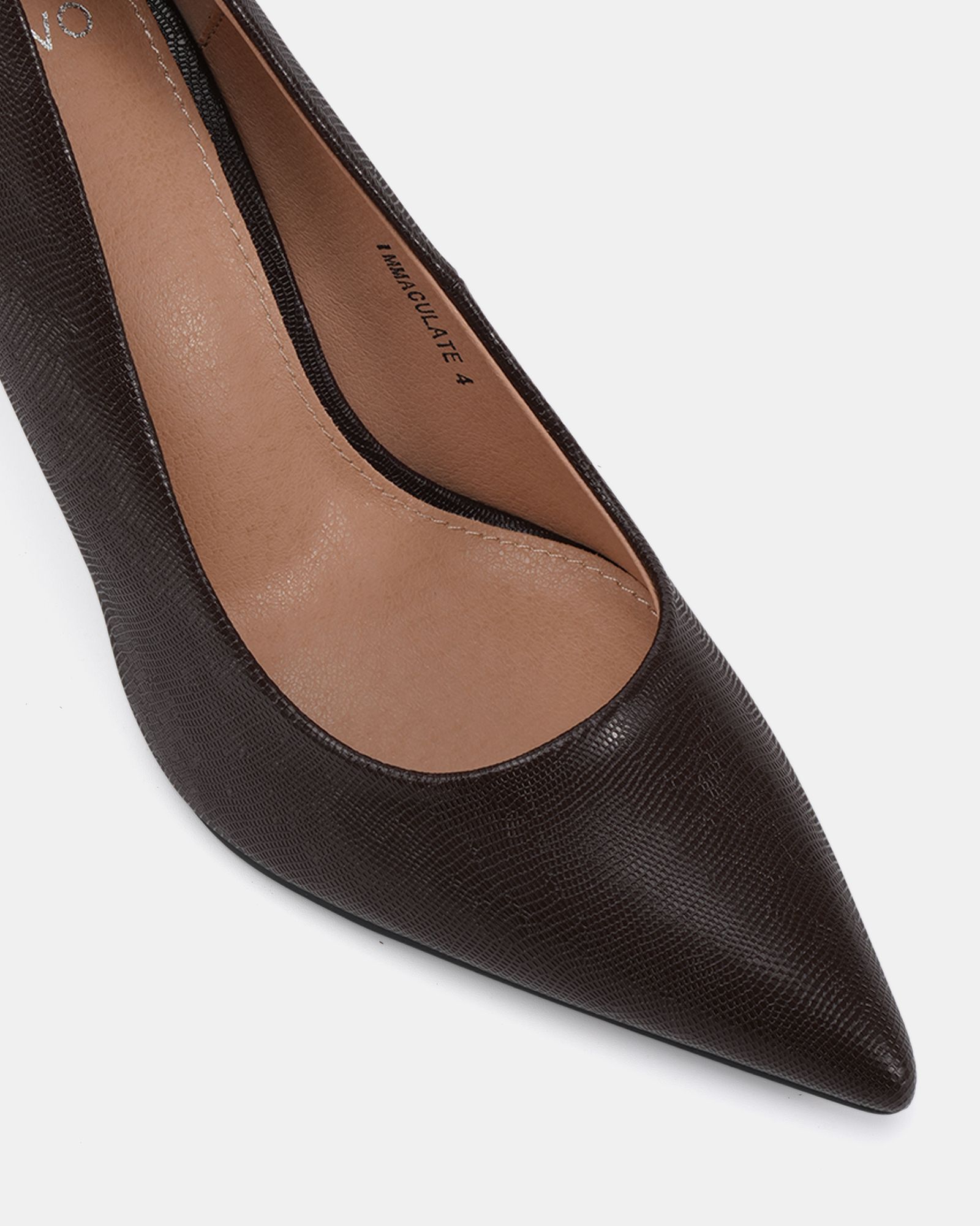 IMMACULATE Brown Point Court Shoe