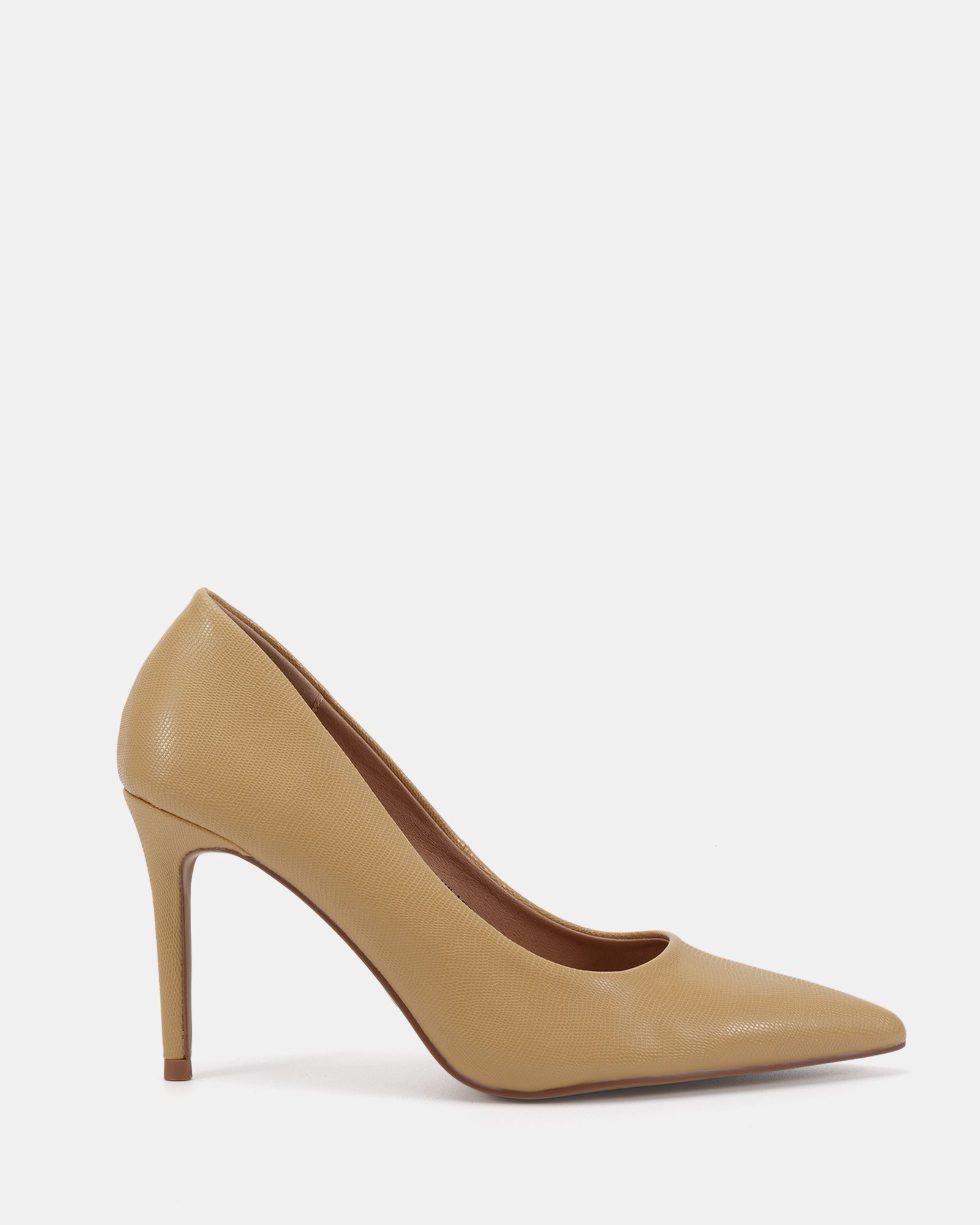 WIDE FIT IMMACULATE Natural Point Court Shoe