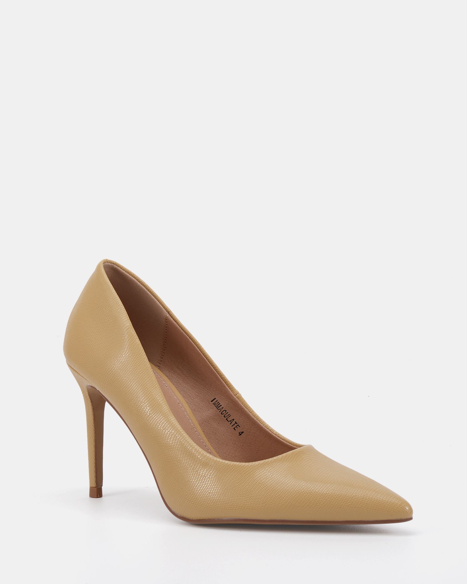 WIDE FIT IMMACULATE Natural Point Court Shoe
