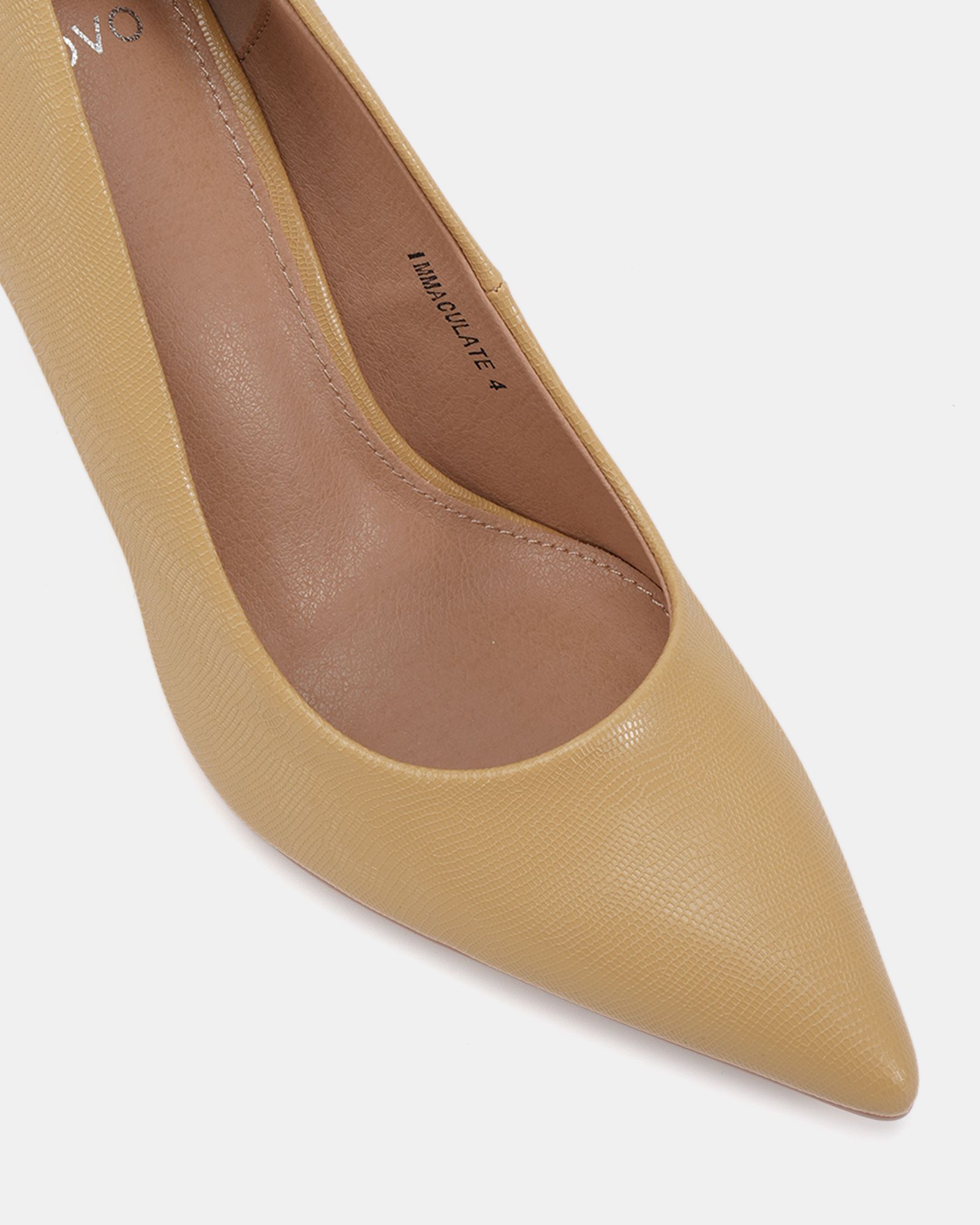 IMMACULATE Natural Point Court Shoe