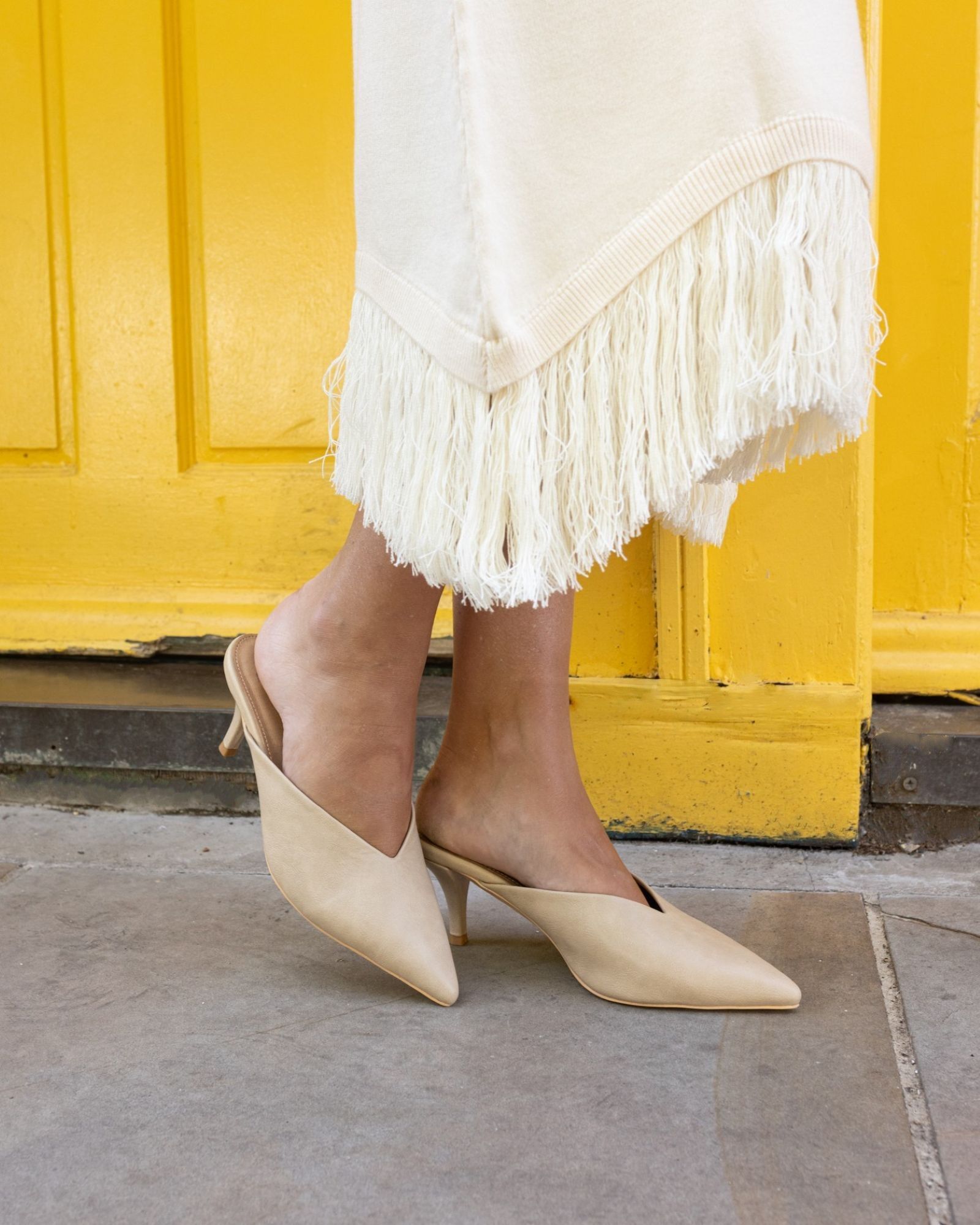 IMOGEN Natural V Cut Point Toe Mid Heel Mule