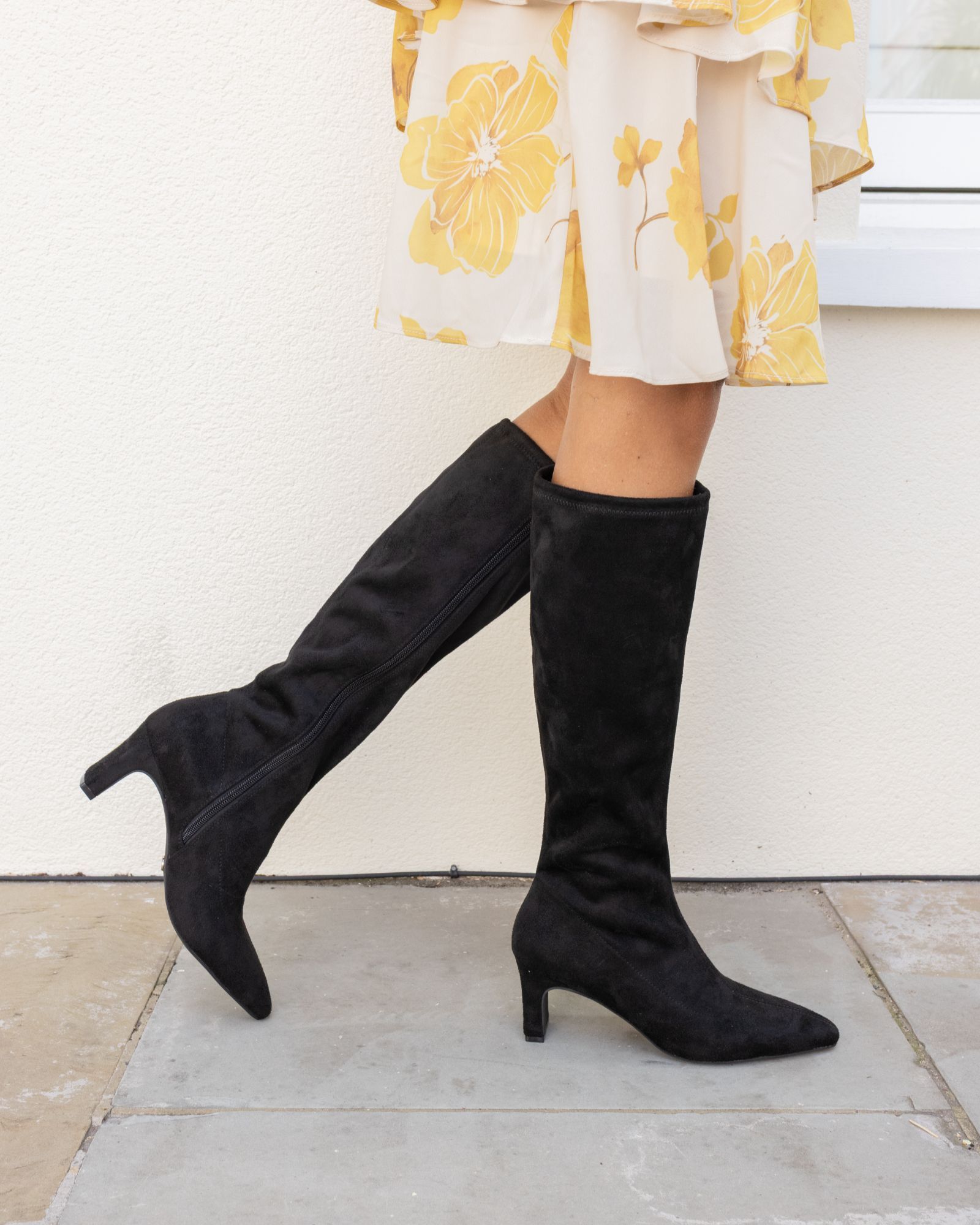 WIDE FIT GAZE Black Slim Block Heel Chisel Toe Stretch Knee B