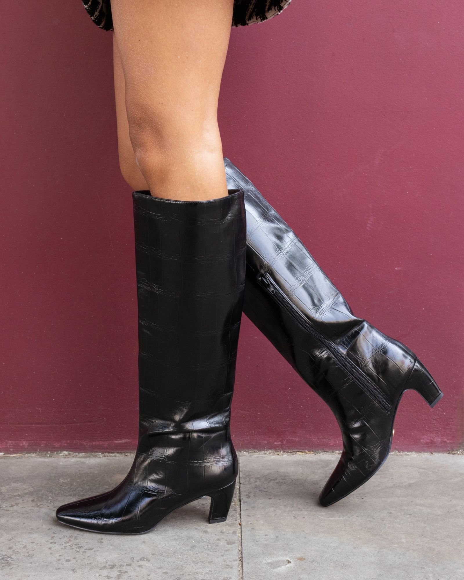 WIDE FIT GRACELYN Black Curved Mid Heel Knee Boot