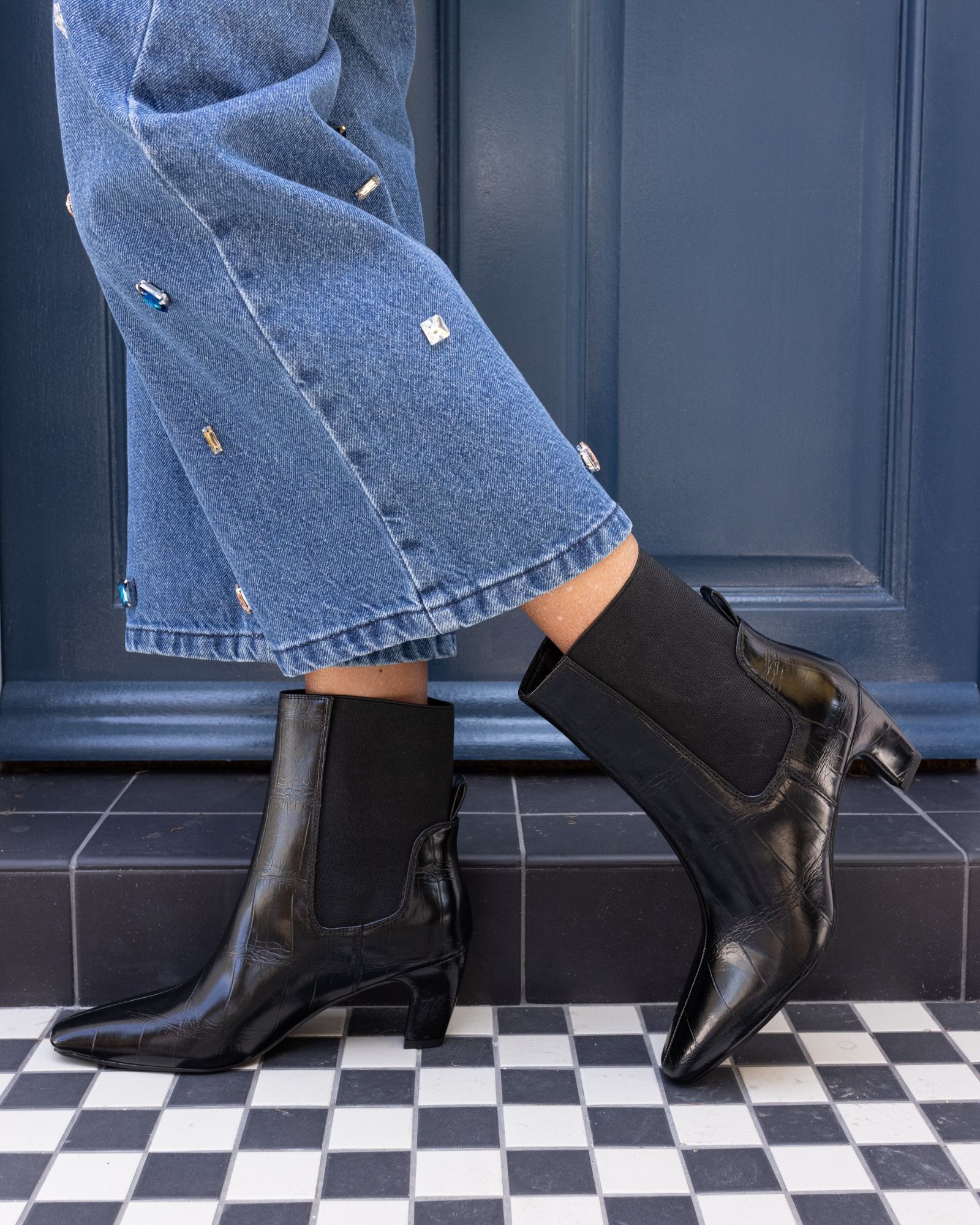 WIDE FIT KENNEDY Black Curved Mid Heel Chelsea Ankle Boot