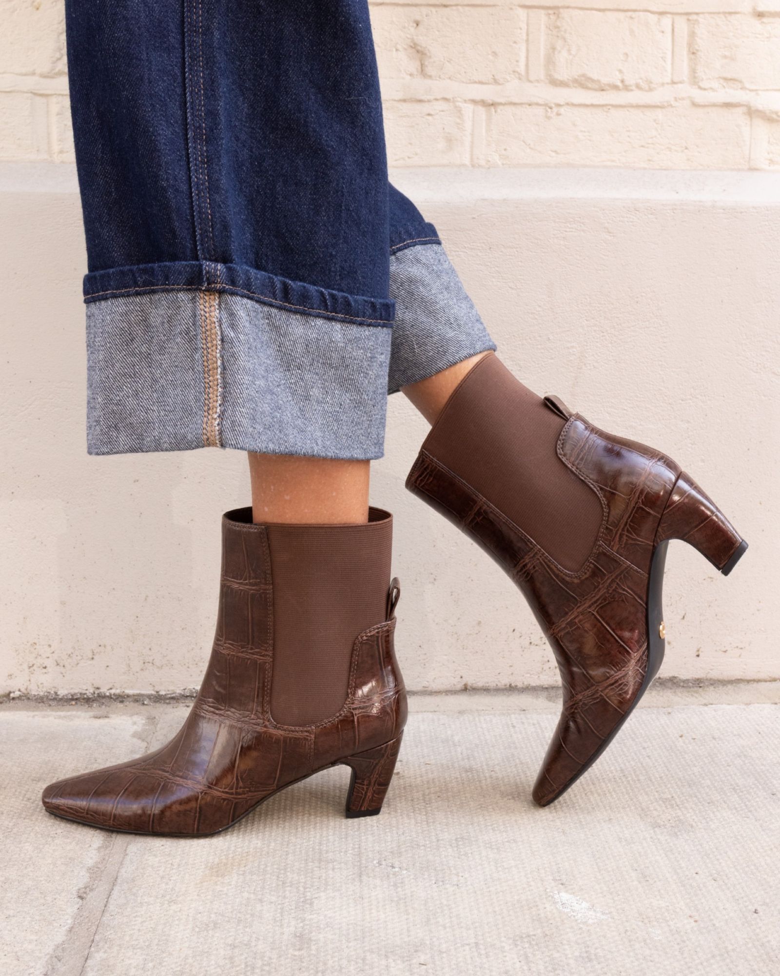 WIDE FIT KENNEDY Brown Curved Mid Heel Chelsea Ankle Boot