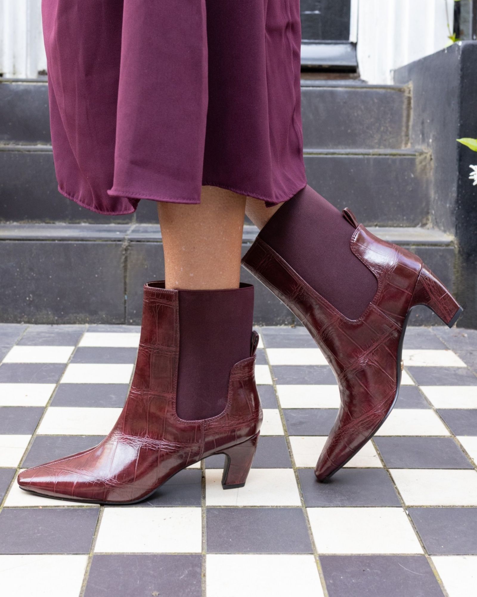 WIDE FIT KENNEDY Burgundy Curved Mid Heel Chelsea Ankle Boot